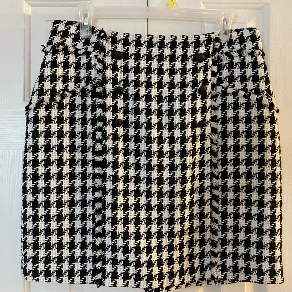Express skirt, NWT houndstooth, size 12